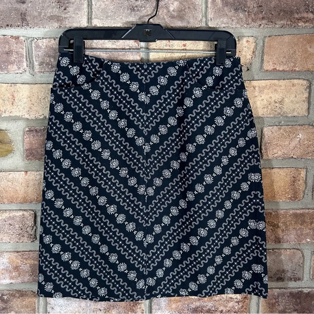 LOFT Black and White Knee-Length Pencil Skirt 47